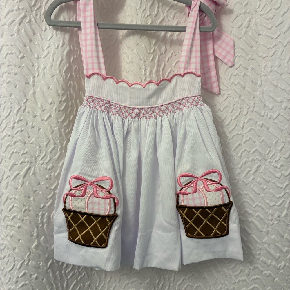 Seaux Sweet smocked cupcake outfit 2t